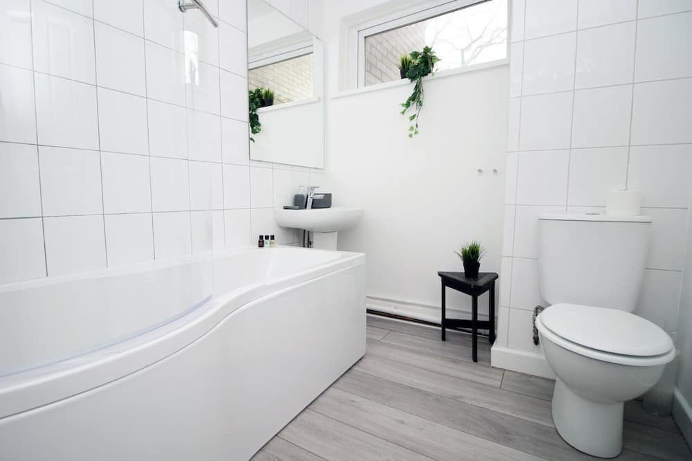 Photo of Bathroom in Penarth