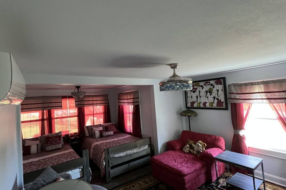 Photo of Bedroom in Weatherford