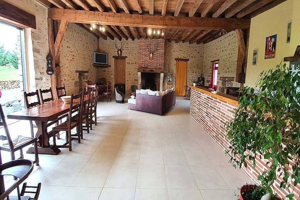 Photo of Others in Lourouer-Saint-Laurent