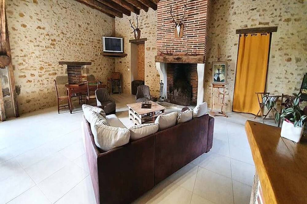 Photo of Livingroom in Lourouer-Saint-Laurent