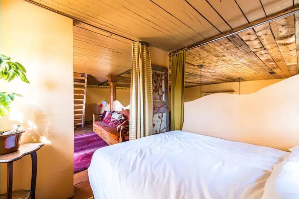 Photo of Bedroom in Lunenburg County