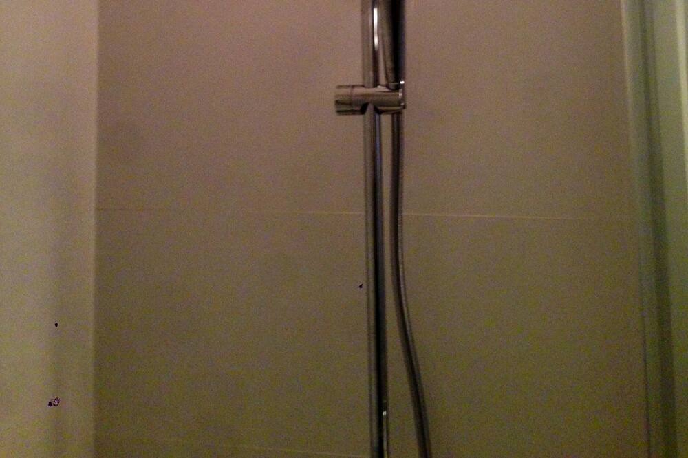 Photo of Bathroom in Issy-les-Moulineaux