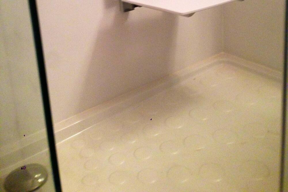 Photo of Bathroom in Issy-les-Moulineaux