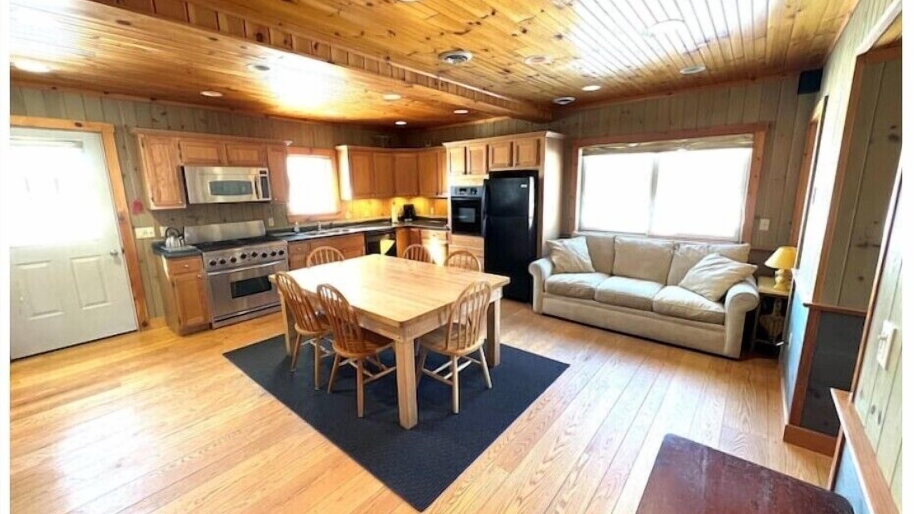 Photo of Livingroom in Walpole