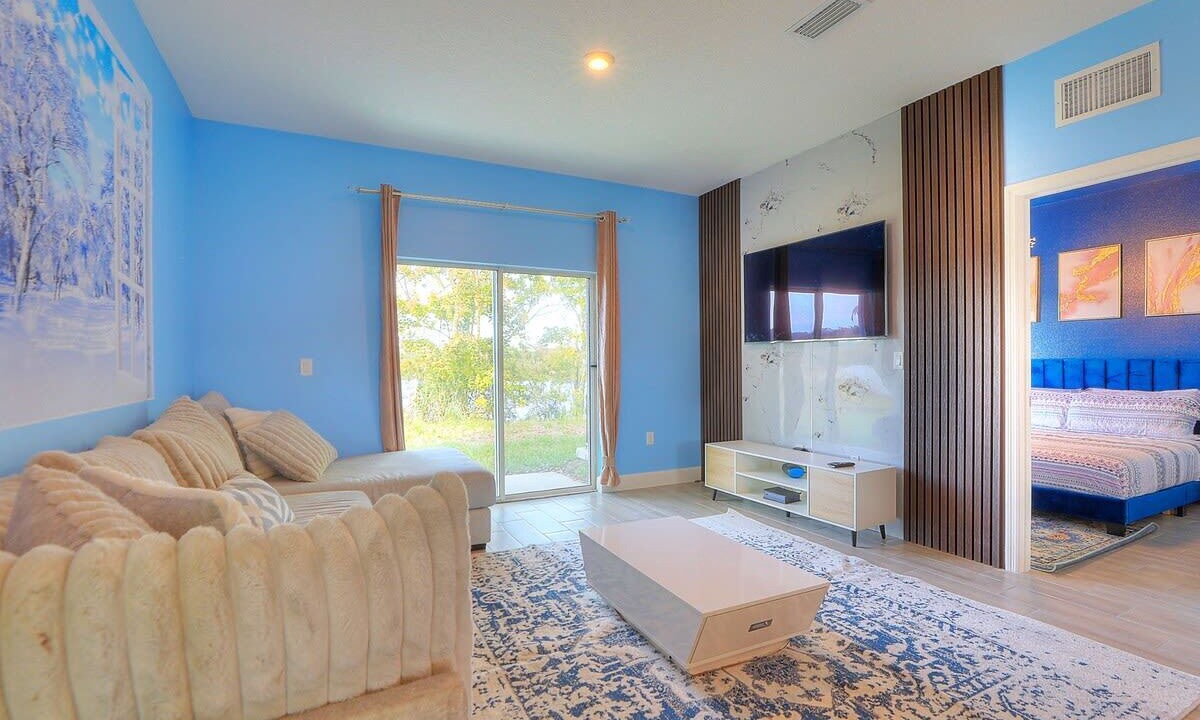 Photo of Livingroom in Bridgewater Crossing