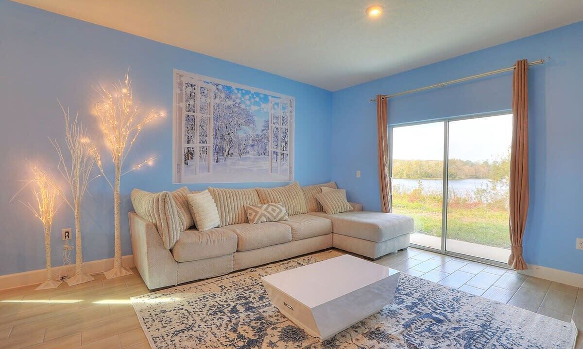 Photo of Livingroom in Bridgewater Crossing