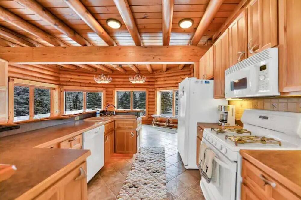Photo of Kitchen in Decker