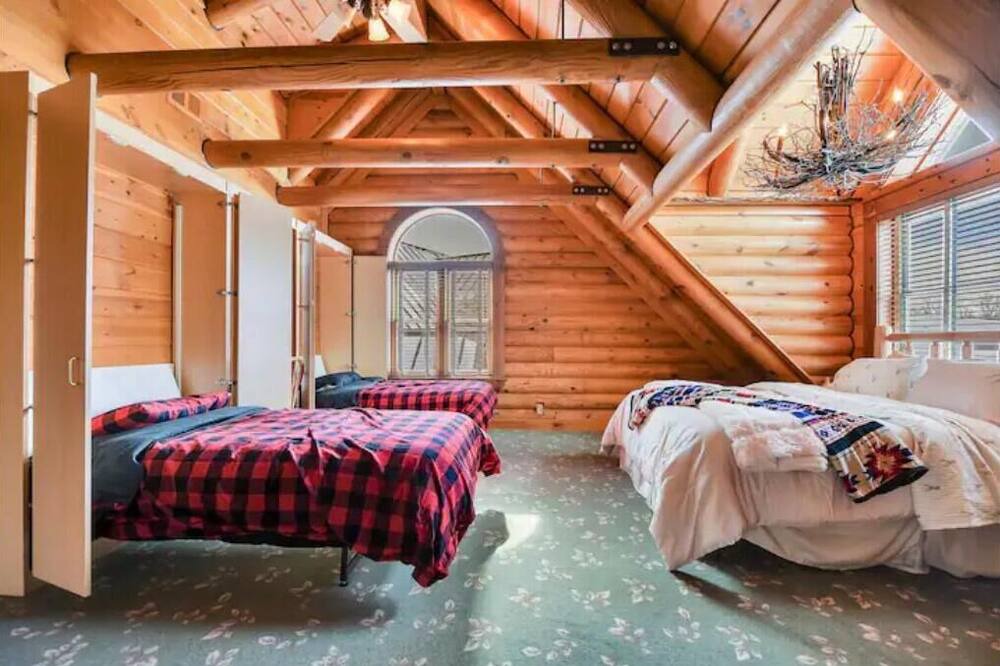 Photo of Bedroom in Decker