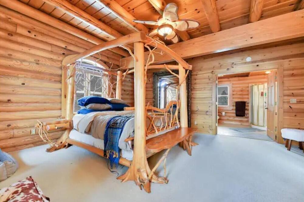 Photo of Bedroom in Decker