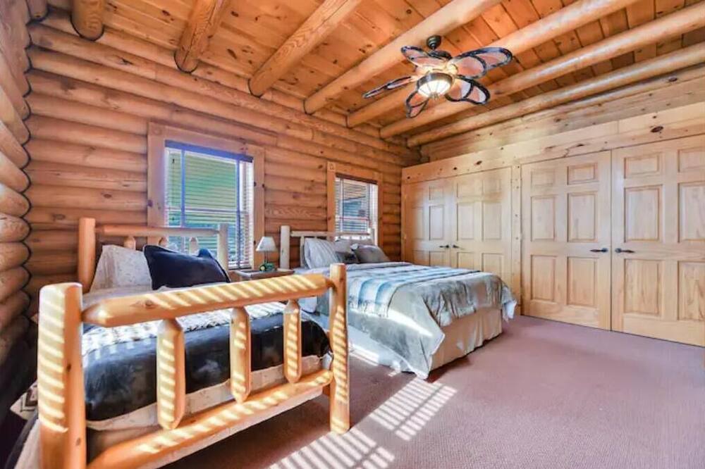 Photo of Bedroom in Decker