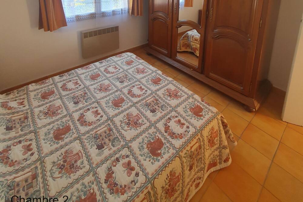 Photo of Bedroom in Vieussan