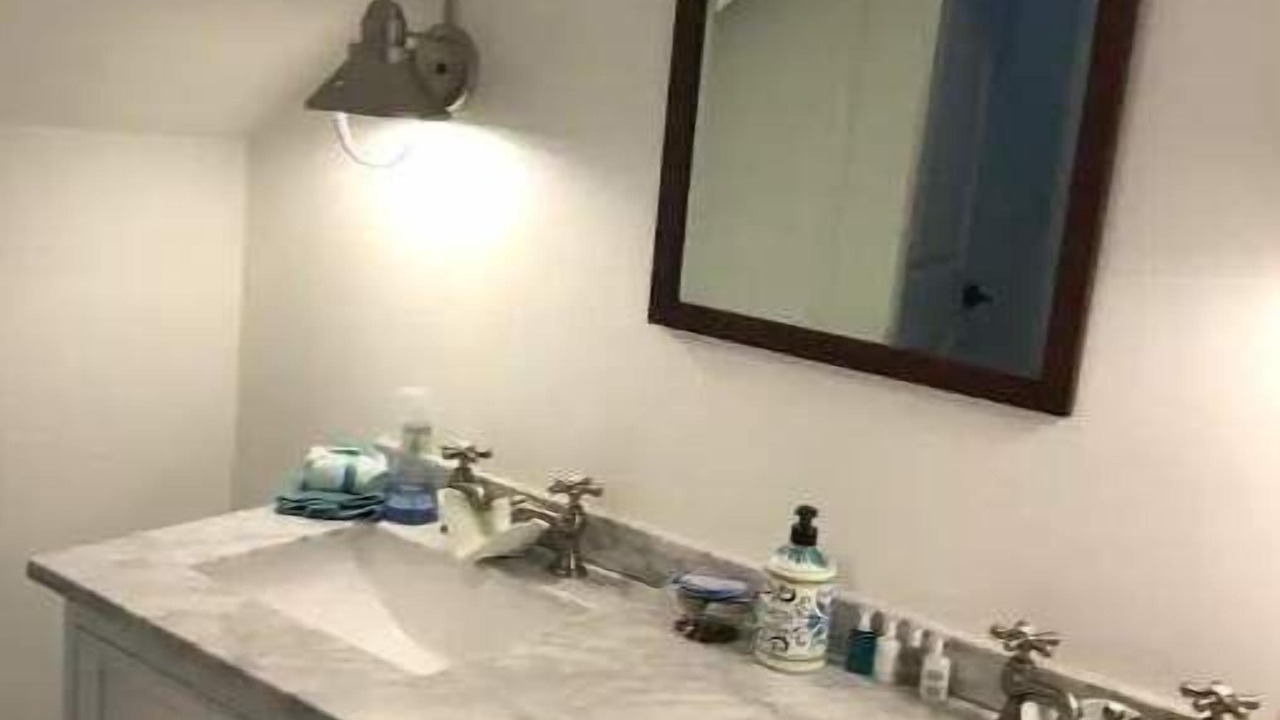 Photo of Bathroom in Valley Lee