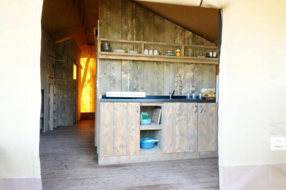 Photo of Kitchen in Revest-du-Bion
