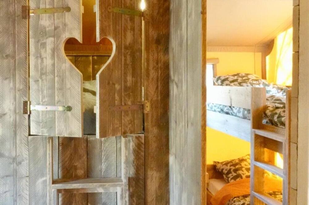 Photo of Bedroom in Revest-du-Bion