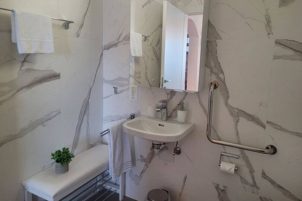 Photo of Bathroom in Brione sopra Minusio