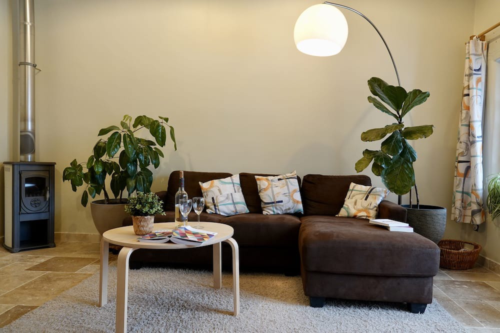 Photo of Livingroom in Revest-du-Bion