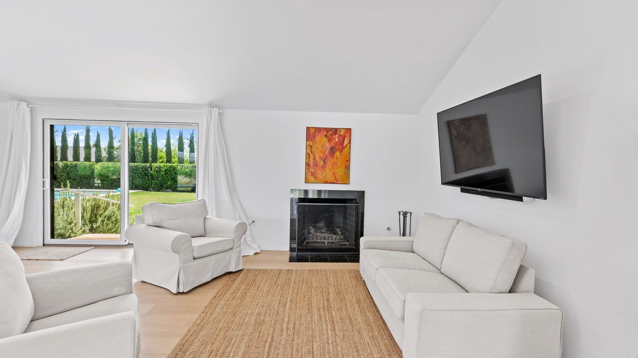 Photo of Livingroom in St. Helena