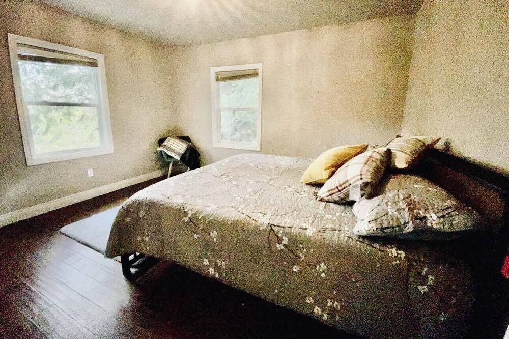 Photo of Bedroom in University District