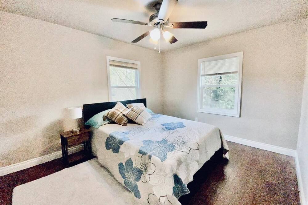 Photo of Bedroom in University District