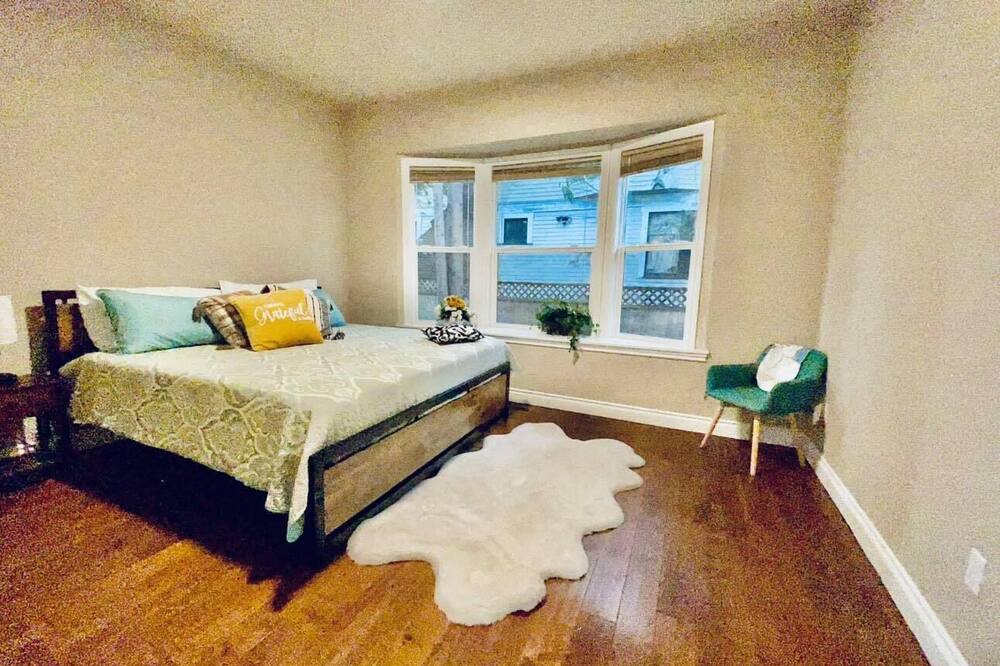 Photo of Others in University District