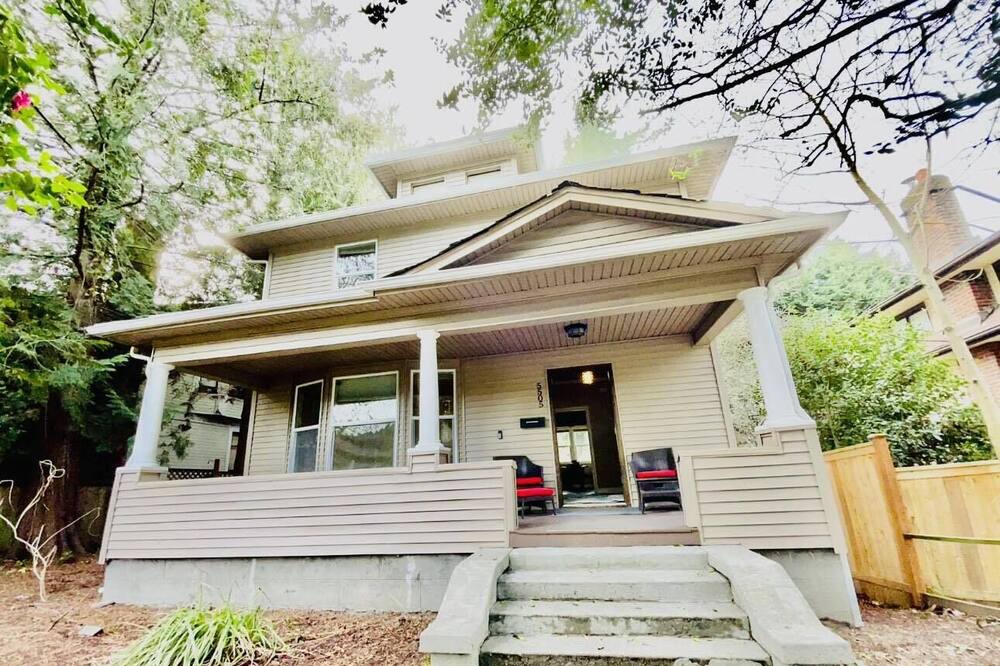 Photo of Others in University District