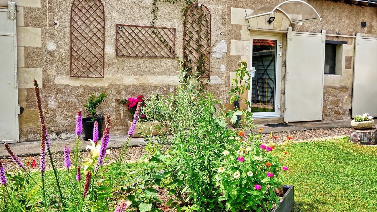 Photo of Outdoor in Neuil