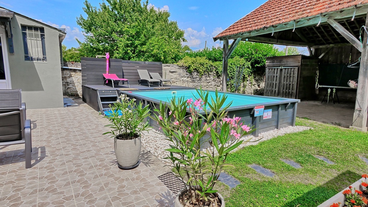 Photo of Outdoor in Neuil