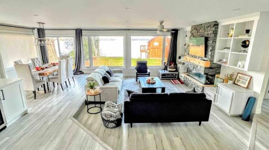 Photo of Livingroom in Orillia