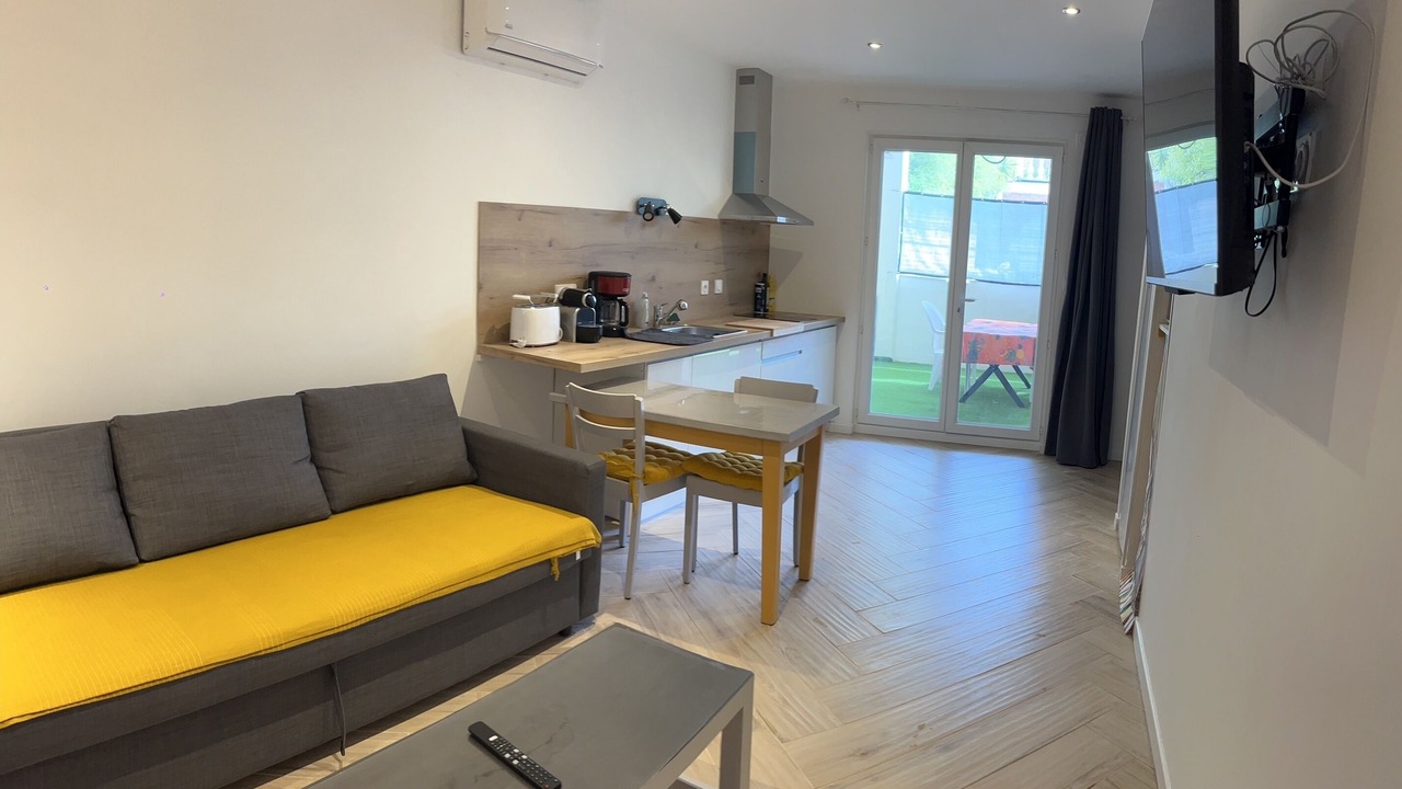 Photo of Livingroom in Anatole France
