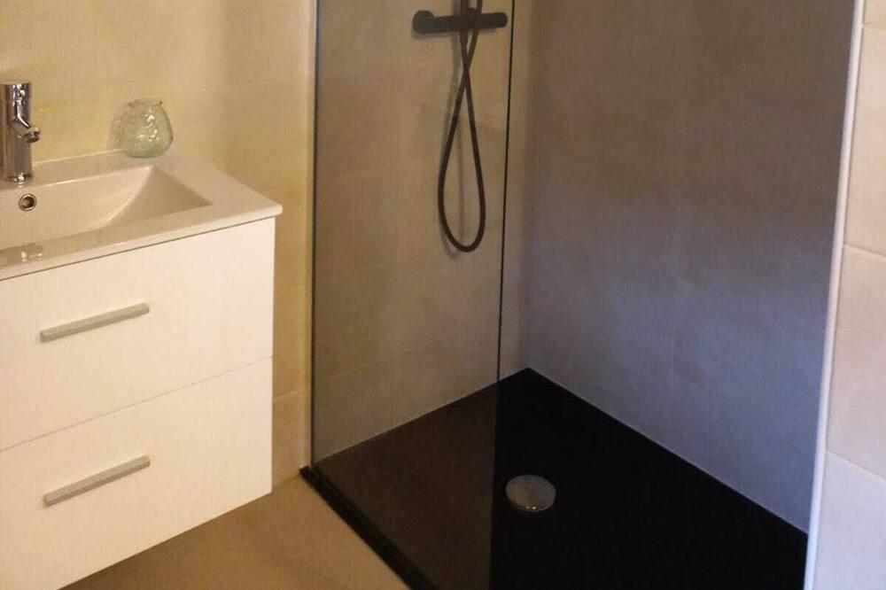 Photo of Bathroom in Le Teil