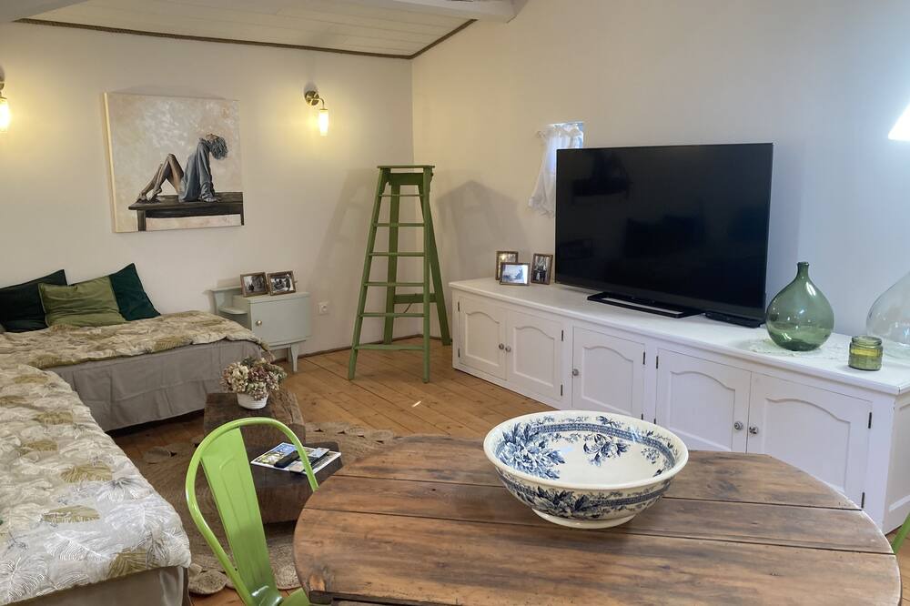 Photo of Livingroom in Chandolas