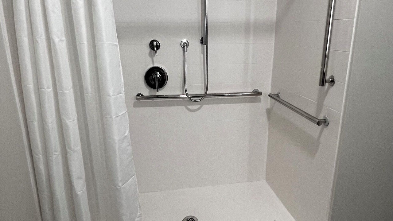 Photo of Bathroom in Fossil Creek