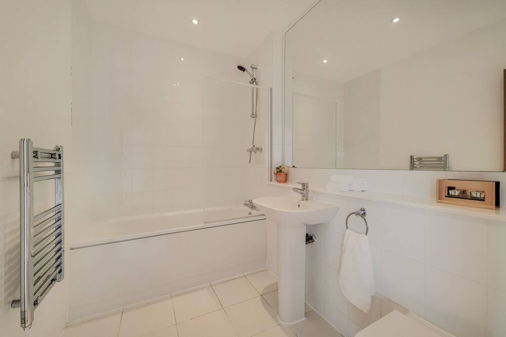 Photo of Bathroom in Wimbledon Park