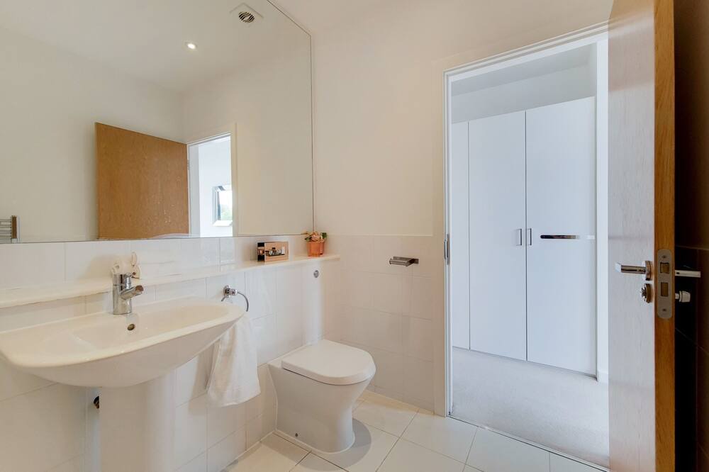 Photo of Bathroom in Wimbledon Park