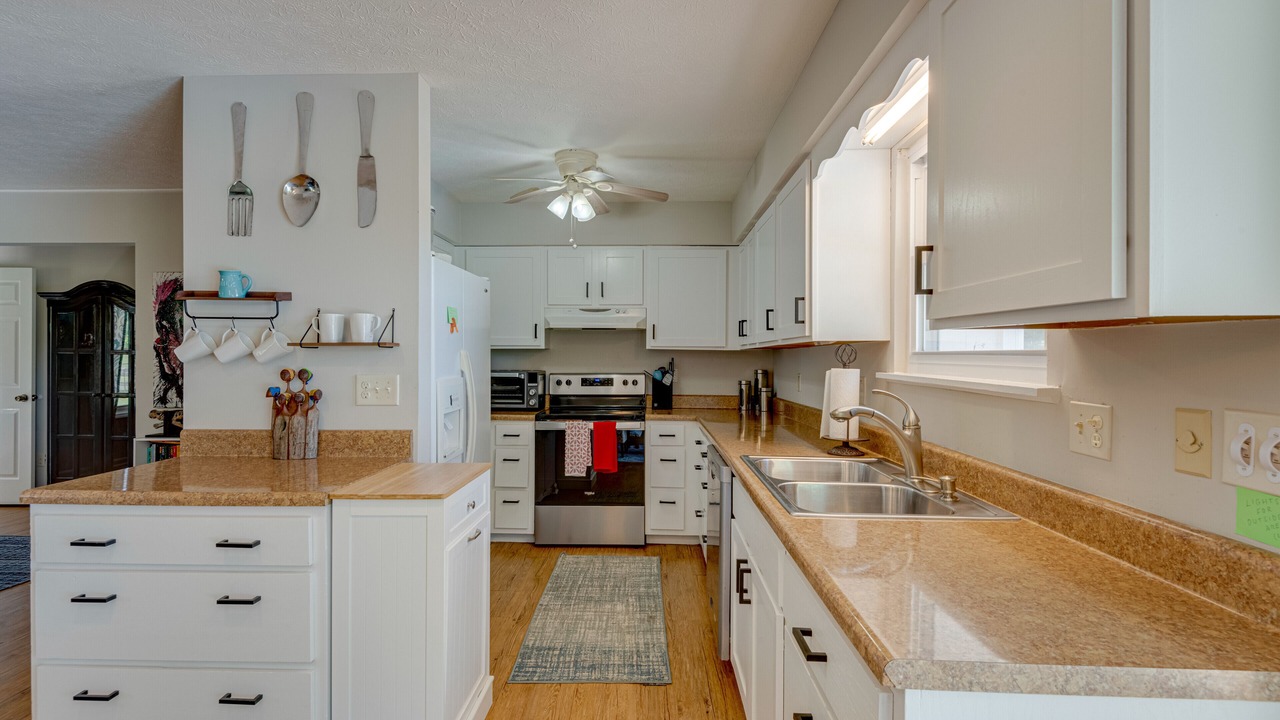 Photo of Kitchen in Ashland City