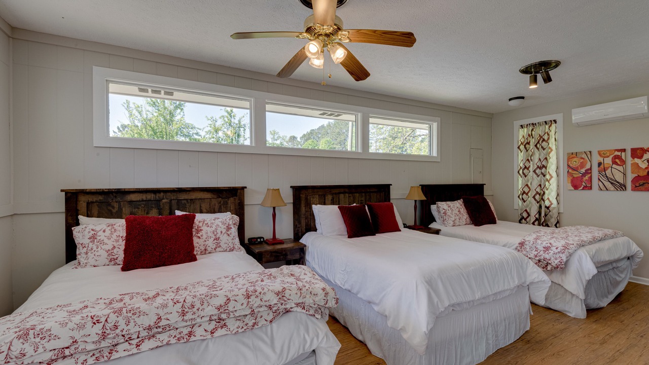 Photo of Bedroom in Ashland City