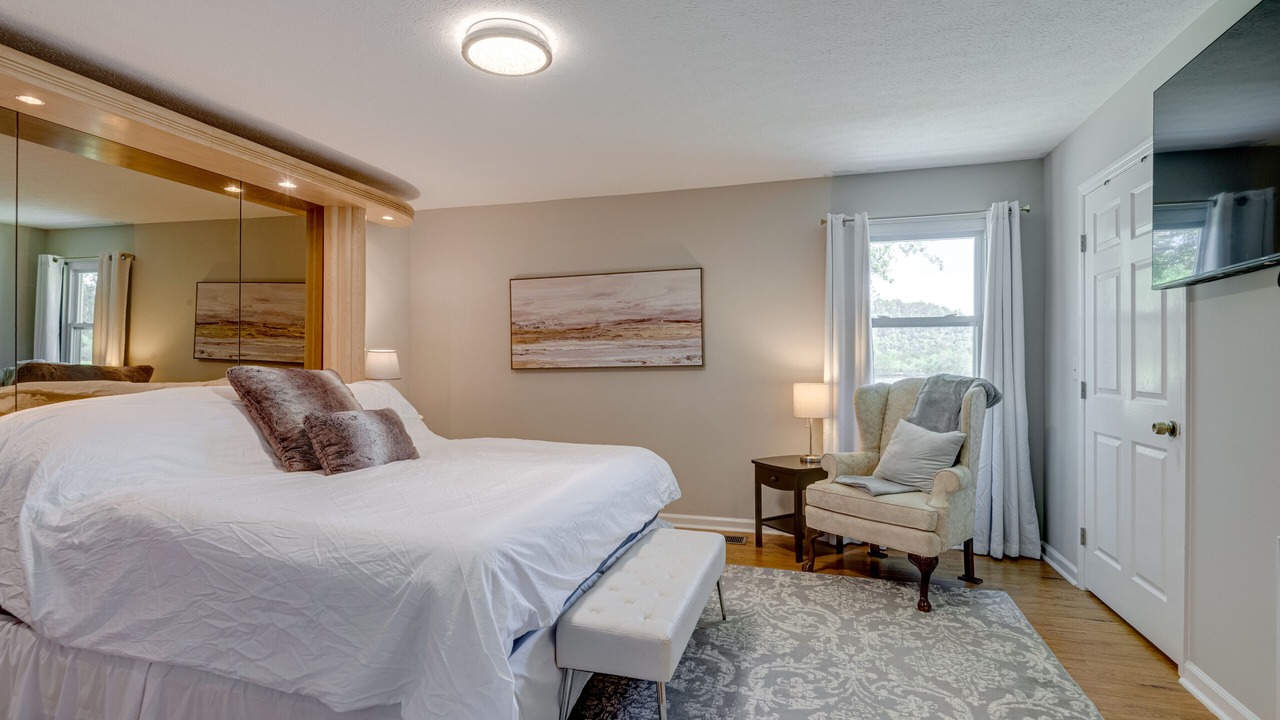 Photo of Bedroom in Ashland City
