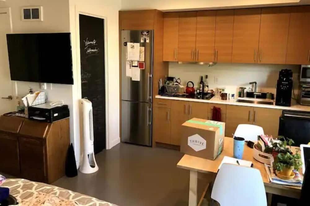Photo of Kitchen in Buckman Neighborhood