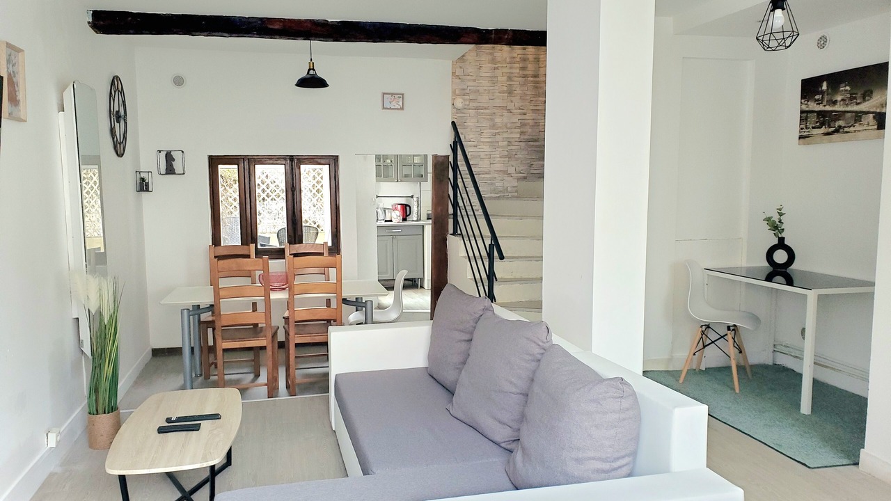 Photo of Livingroom in Poincy