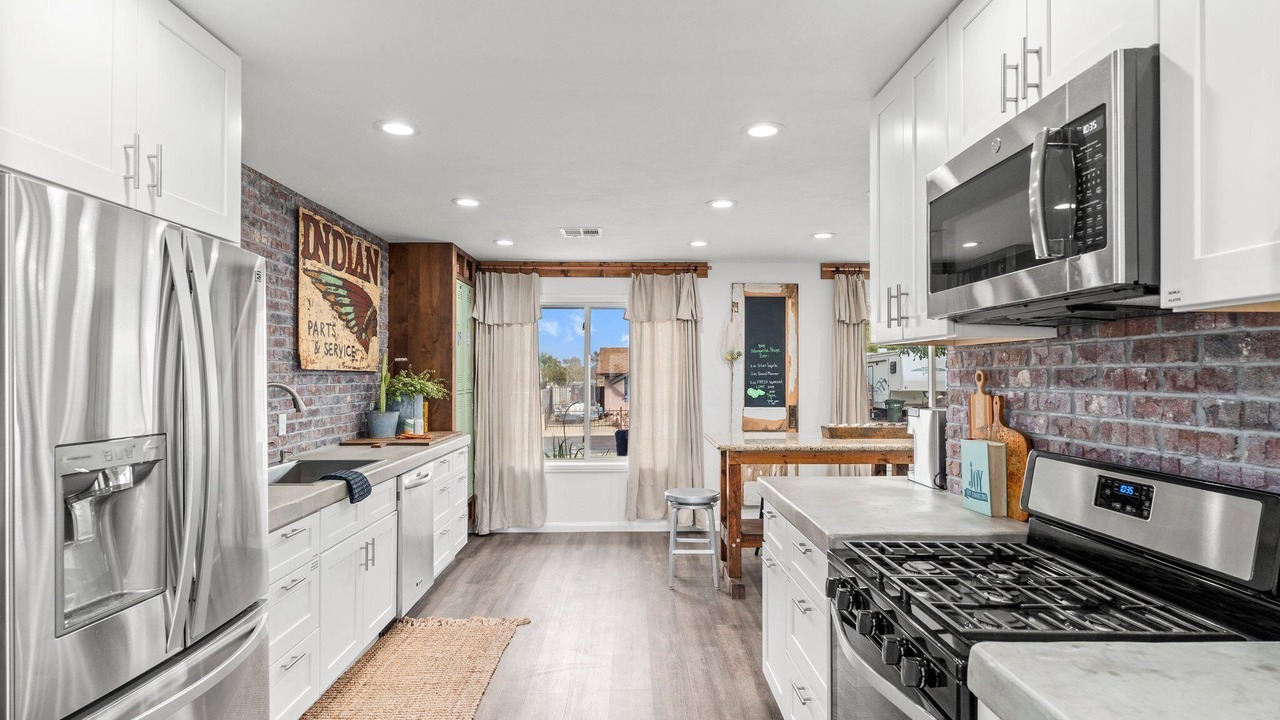 Photo of Kitchen in Paradise Plaza