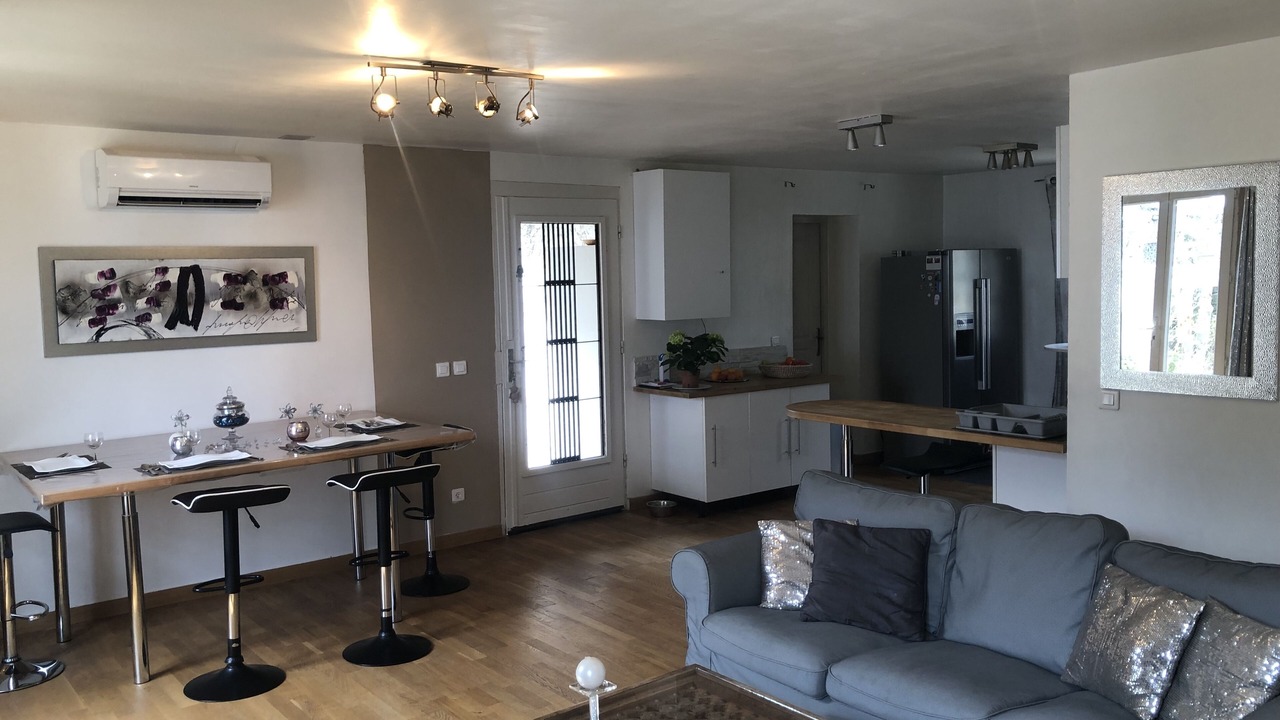 Photo of Livingroom in Puget