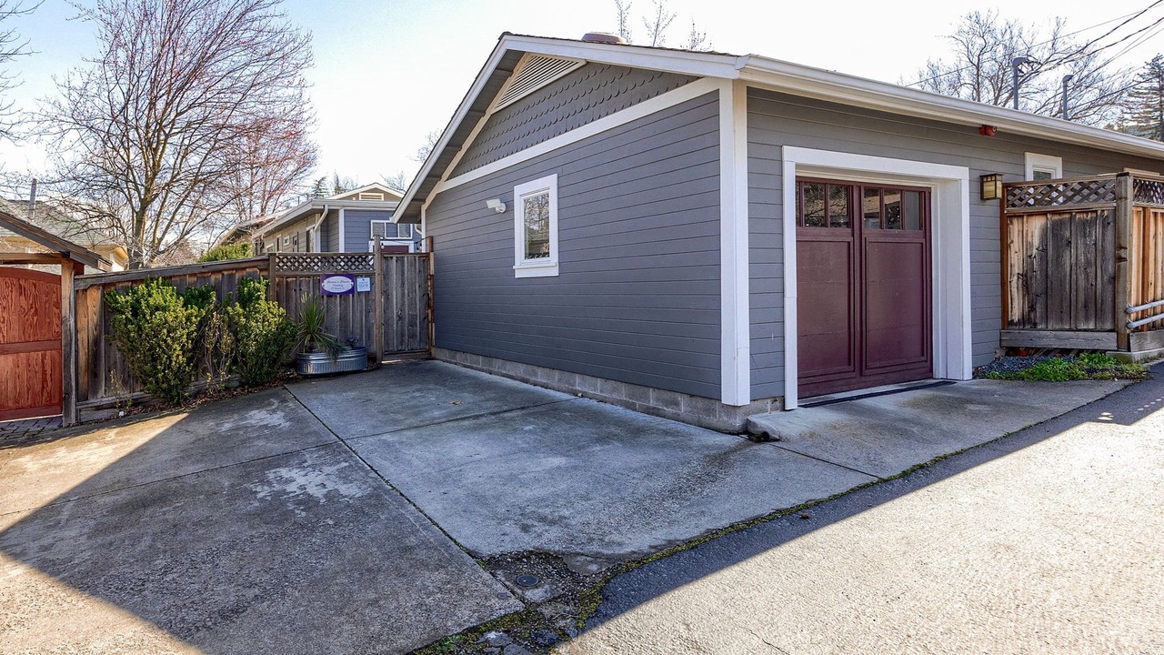 Photo of Others in Historic Railroad District