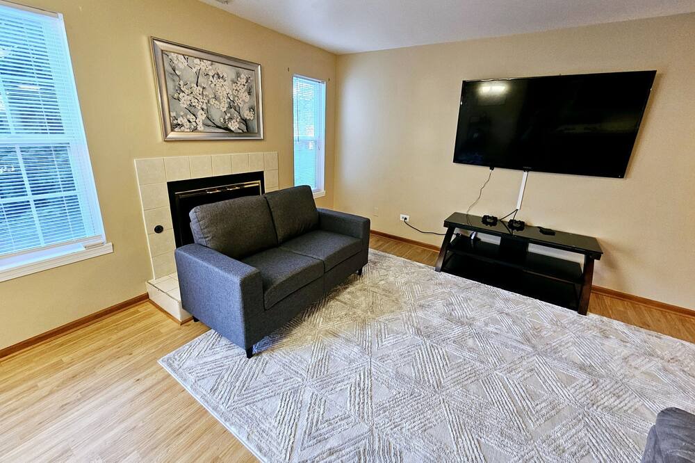 Photo of Livingroom in Solon Mills