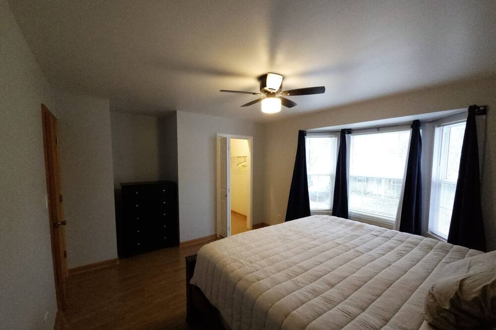 Photo of Bedroom in Solon Mills