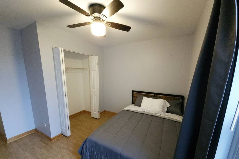 Photo of Bedroom in Solon Mills