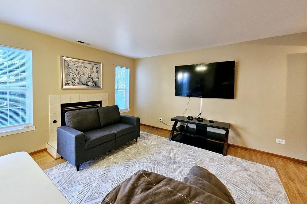 Photo of Livingroom in Solon Mills