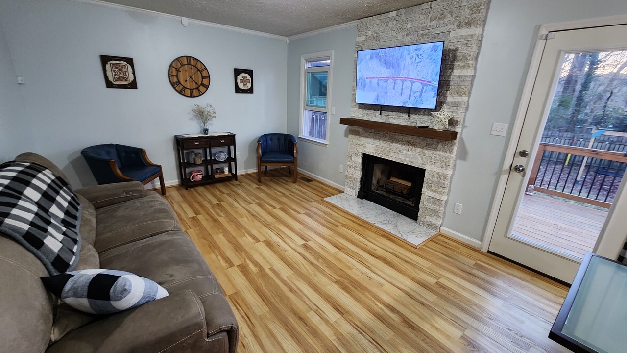 Photo of Livingroom in Northeast Raleigh
