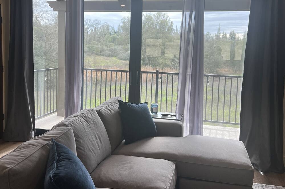 Photo of Livingroom in Granite Bay