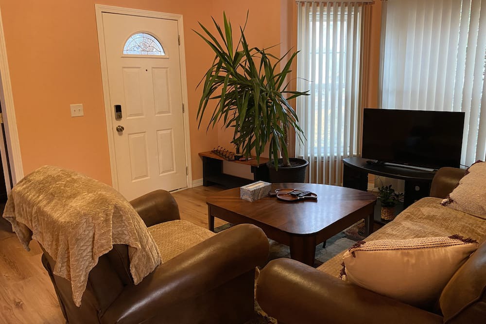 Photo of Livingroom in Elmira