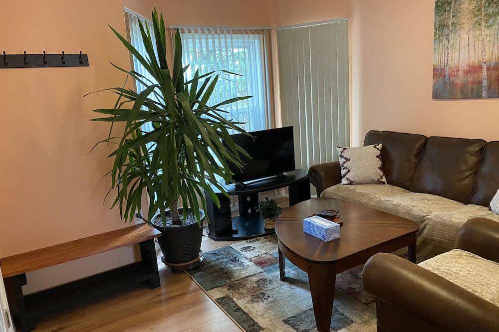 Photo of Livingroom in Elmira